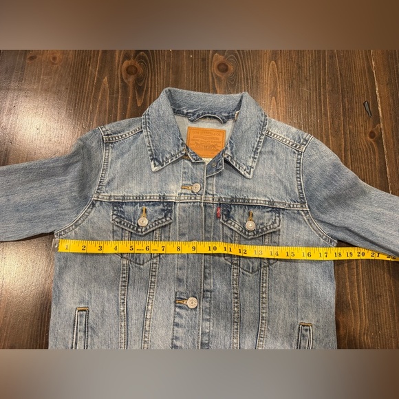 Levi’s Jean Jacket - Women’s Small - Picture 8 of 9